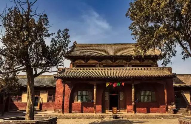有中国保存最完好的五代建筑，还有唐代的风格，不愧是平遥镇国寺