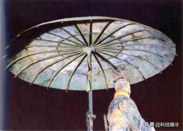 被称为高科技结晶的铜车马，单从伞来看，就觉得不简单！