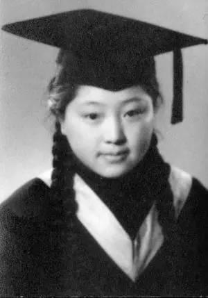 她出身名门，是中科院第一位女院士，被誉为“中国居里夫人”