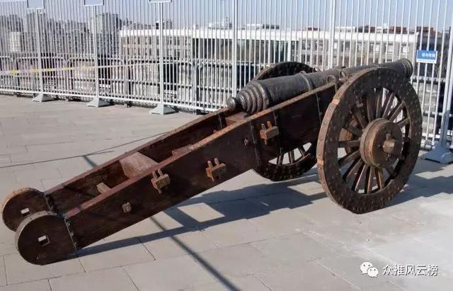 古代战争中，大炮的炮弹就是一颗铁球吗？