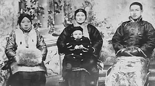 蒋中正生命中的4个女人